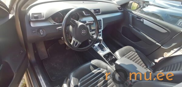 Volkswagen Passat (2012) - Image 7