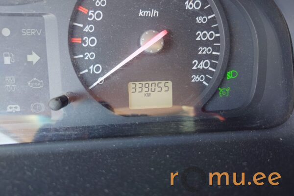 Renault Laguna (2002) — изображение 8