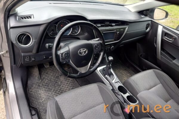 Toyota Auris (2014) - Image 7