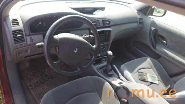 Renault Laguna (2002) — изображение 6