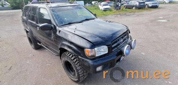 Nissan Pathfinder (2000) - Image 2