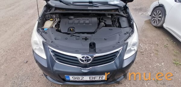 Toyota Avensis (2011) - Image 7