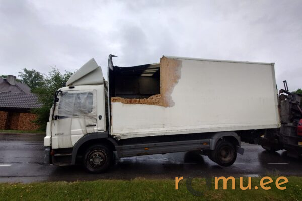 Mercedes-Benz Atego 1218L (2011) - Image 5