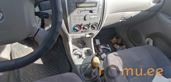 Mazda Premacy (2001) - Image 8