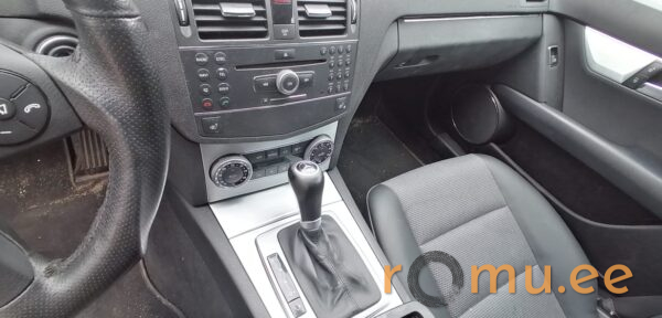Mercedes-Benz C220 CDi (2008) - Image 7
