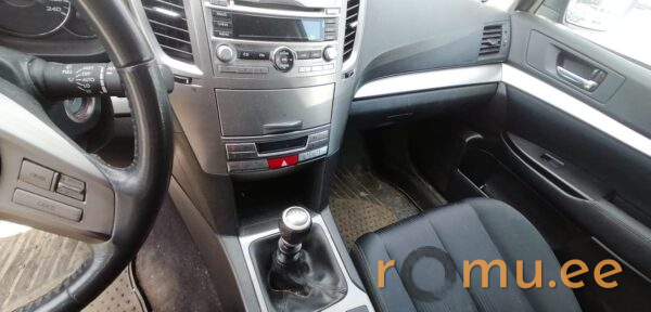 Subaru Legacy (2010) - Image 7