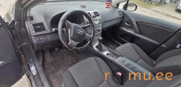 Toyota Avensis (2011) - Image 8