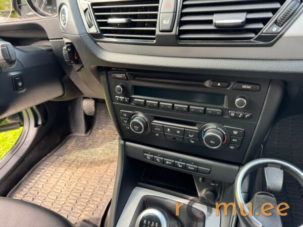 BMW X1 XDrive 20i (2013) - Image 13