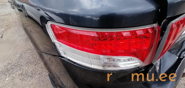 Toyota Avensis (2011) - Image 6