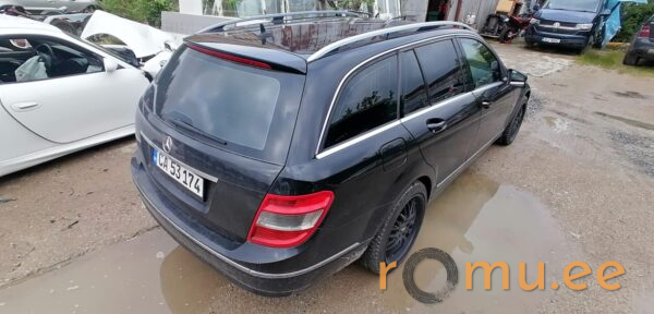 Mercedes-Benz C220 CDi (2008) - Image 4