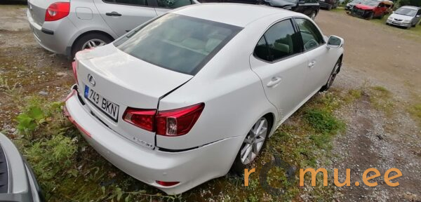 Lexus IS250 (2012) - Image 4