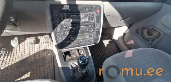 Volkswagen Sharan (2000) - Image 8