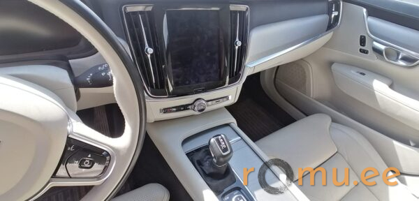 Volvo V90 (2017) - Image 8