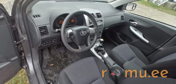 Toyota Corolla (2012) - Image 7