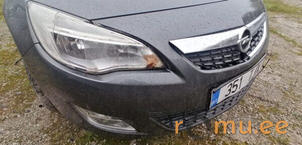Opel Astra (2010) - Image 5