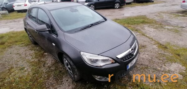 Opel Astra (2010) - Image 2