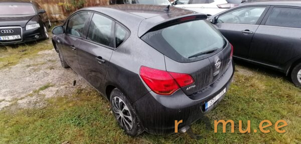 Opel Astra (2010) - Image 3