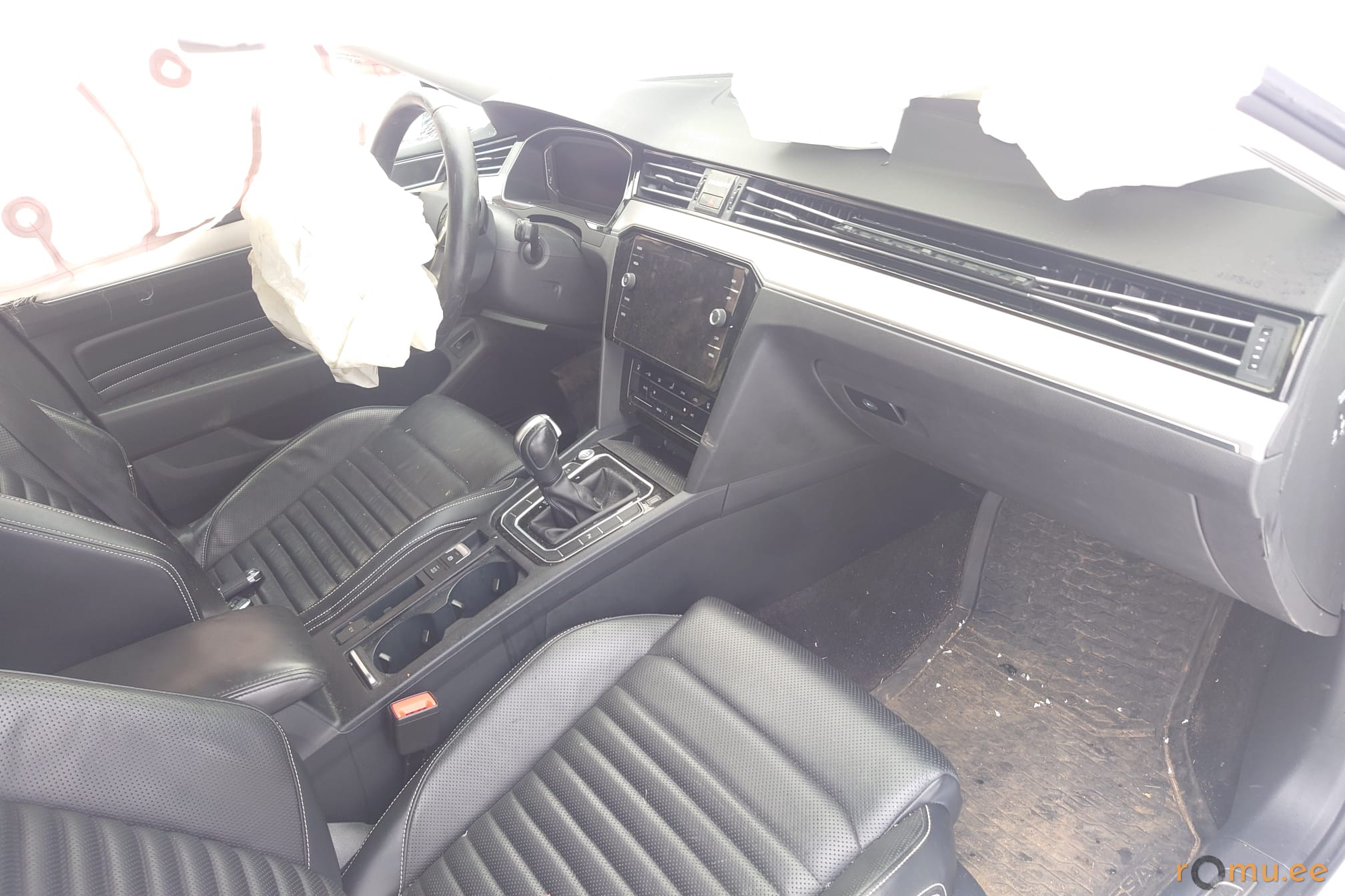 Volkswagen Passat (2021) - Image 8