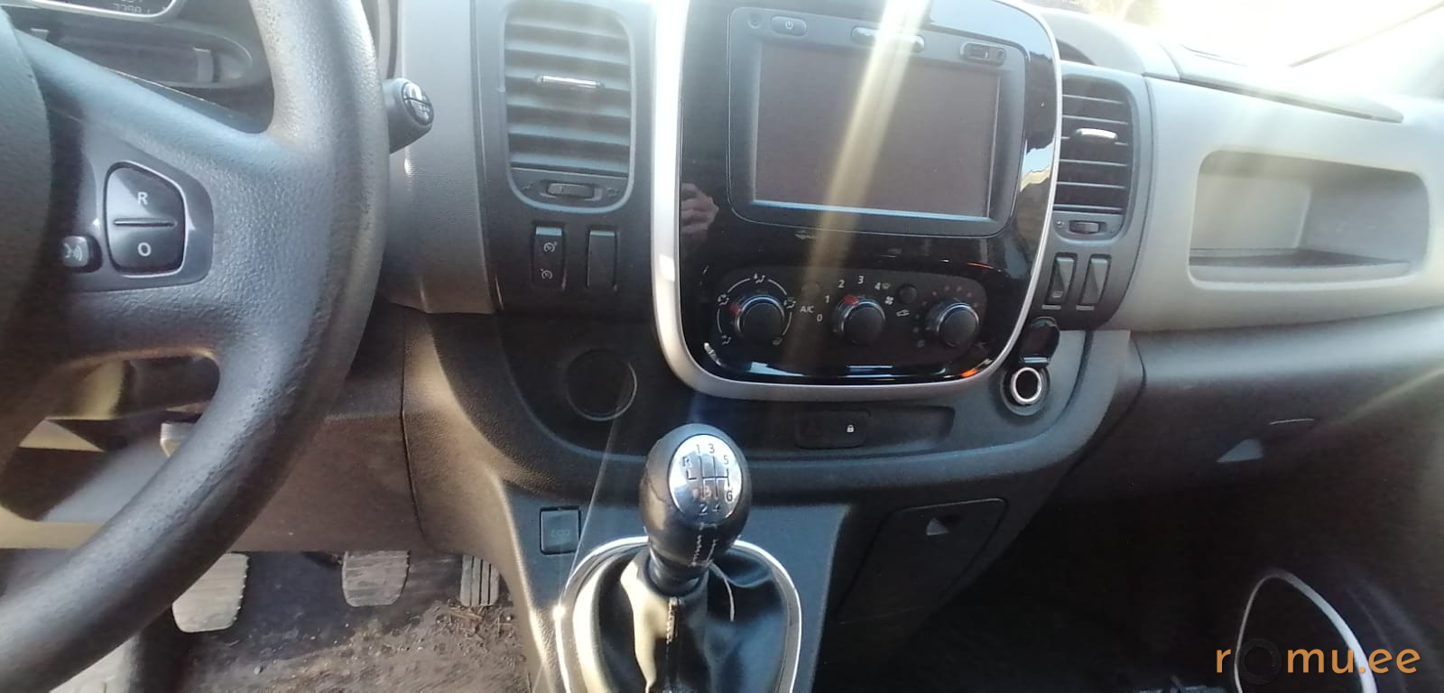 Renault Trafic (2017) - Image 8