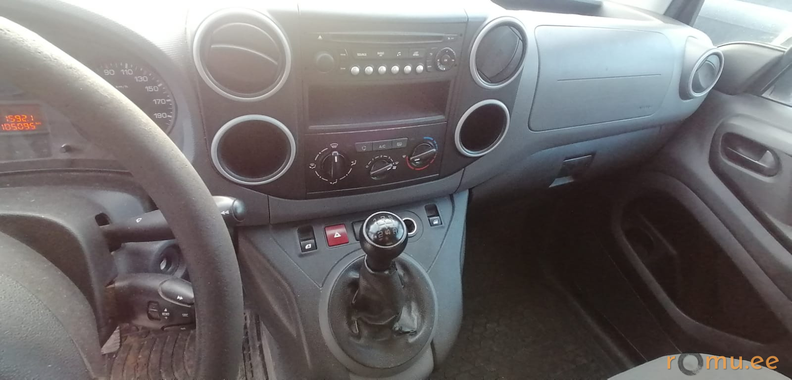 Peugeot Partner (2016) — изображение 8