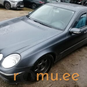 Mercedes-Benz E240 4Matic (2005)