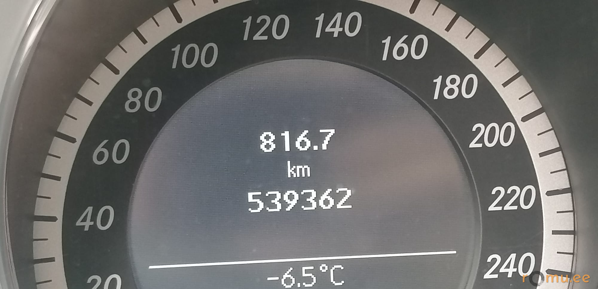 Mercedes-Benz E250 CDi (2011) - Image 8