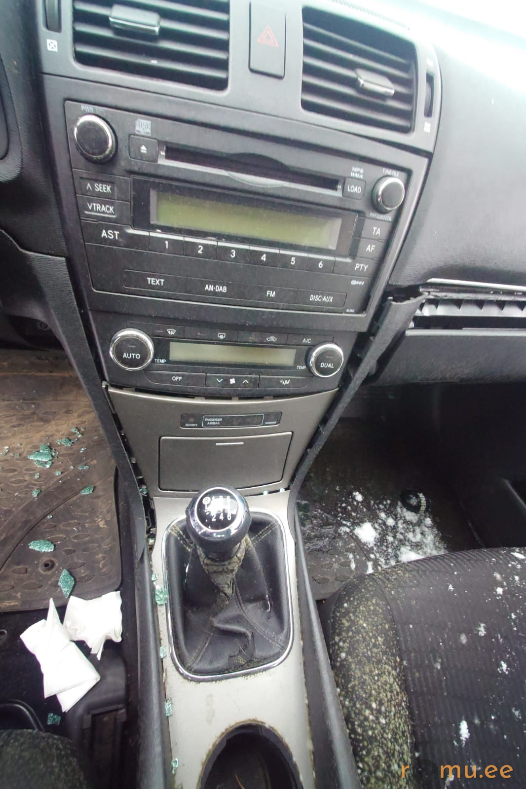 Toyota Avensis (2009) - Image 8