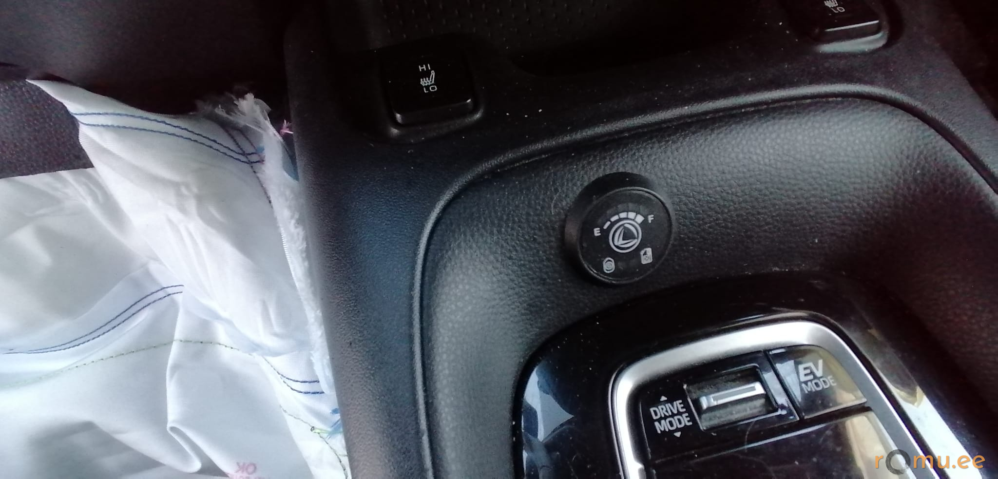 Toyota Corolla (2023) - Image 9