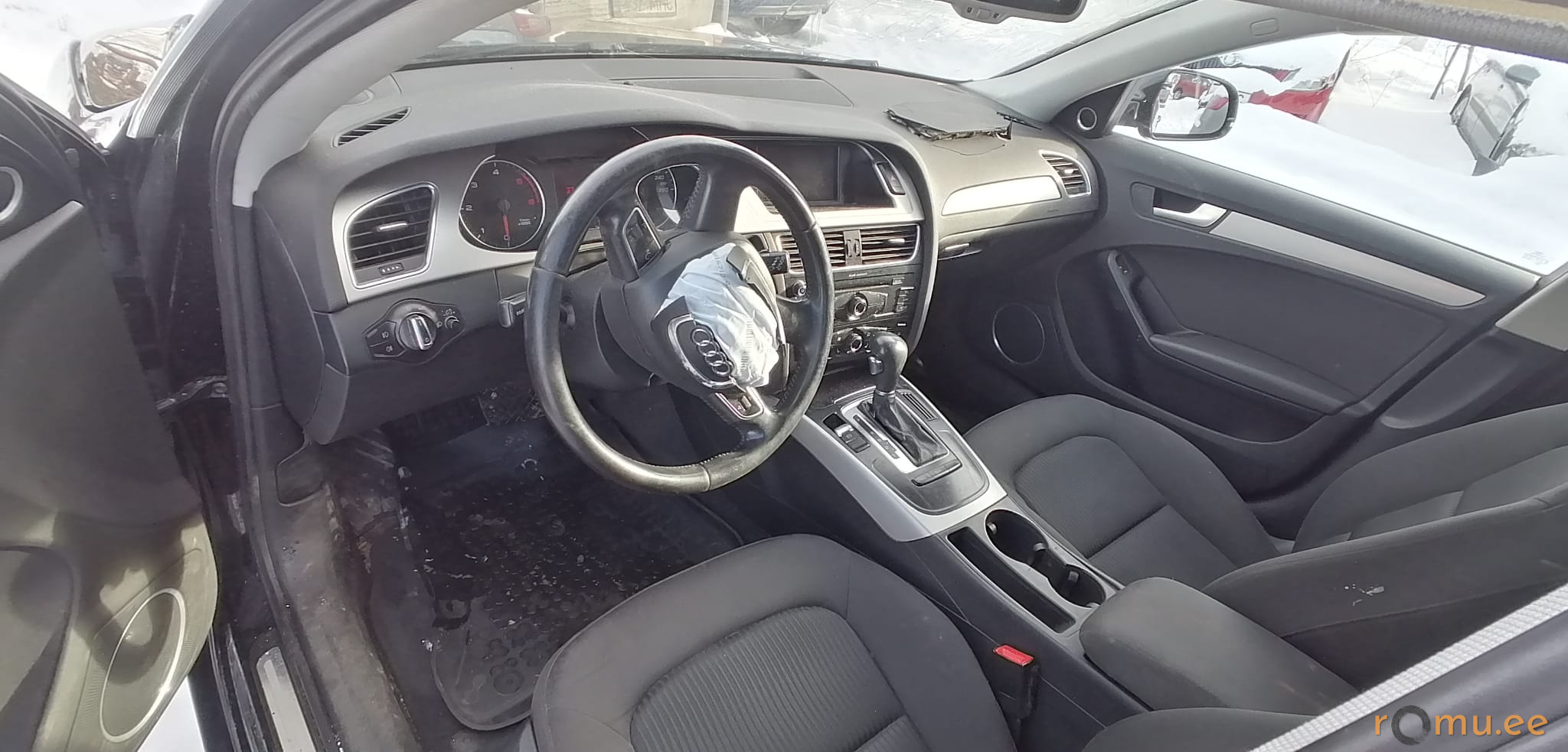 Audi A4 Avant (2011) - Image 8