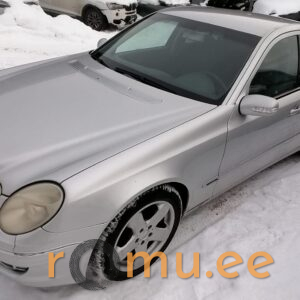 Mercedes-Benz E270 CDi (2002)