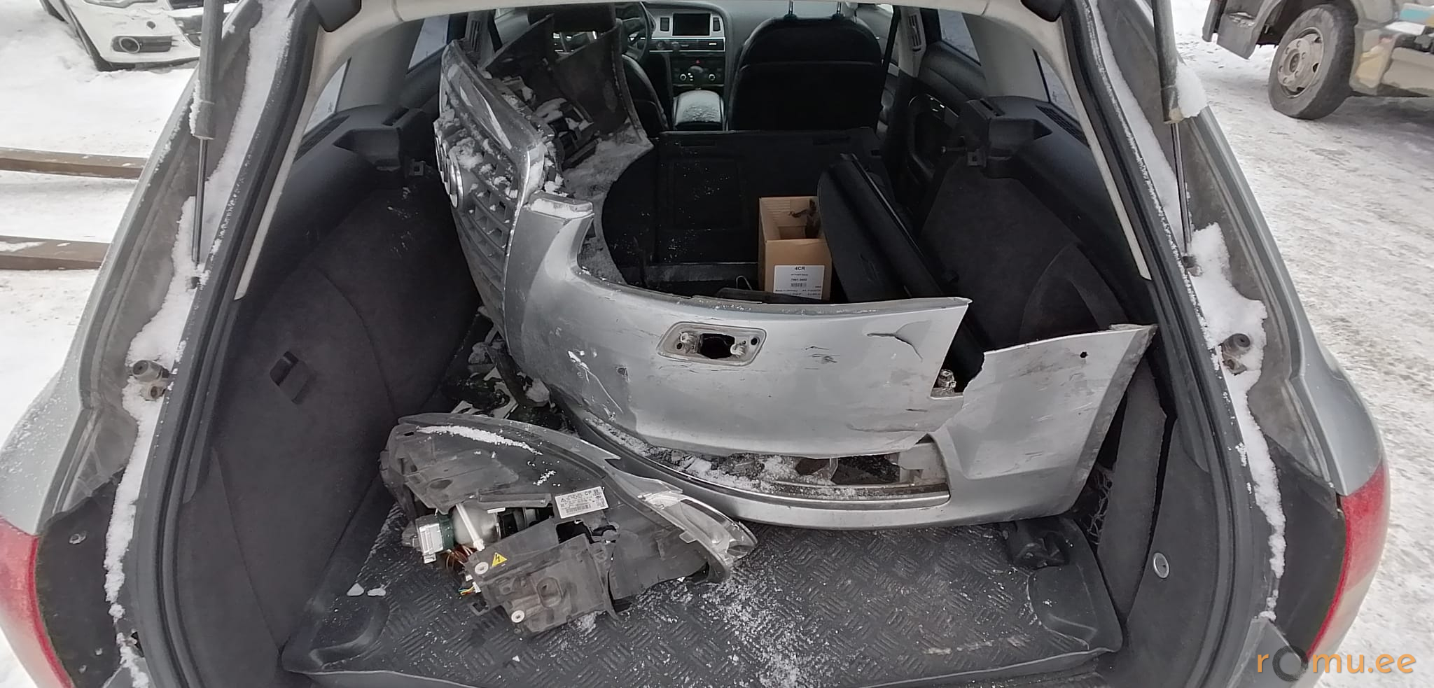 Audi A6 Avant (2010) - Image 9