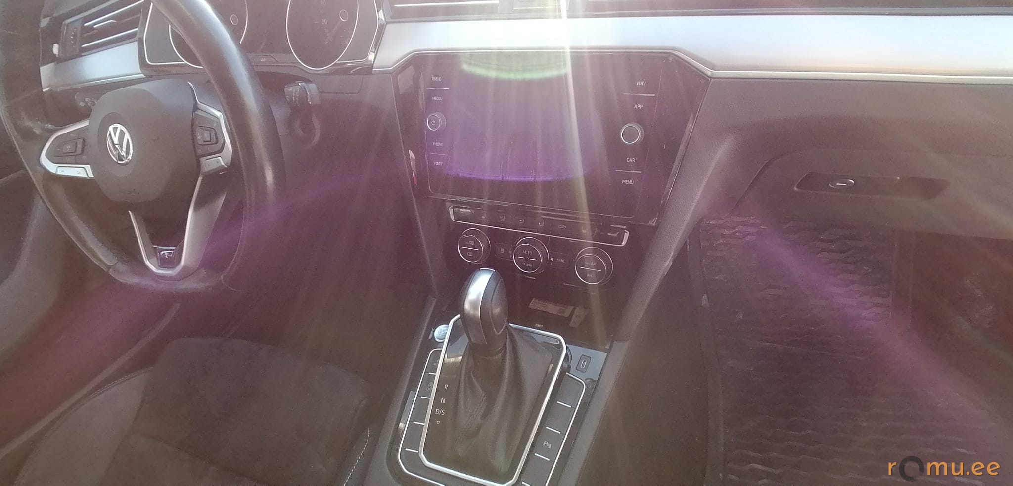 Volkswagen Passat (2020) - Image 10