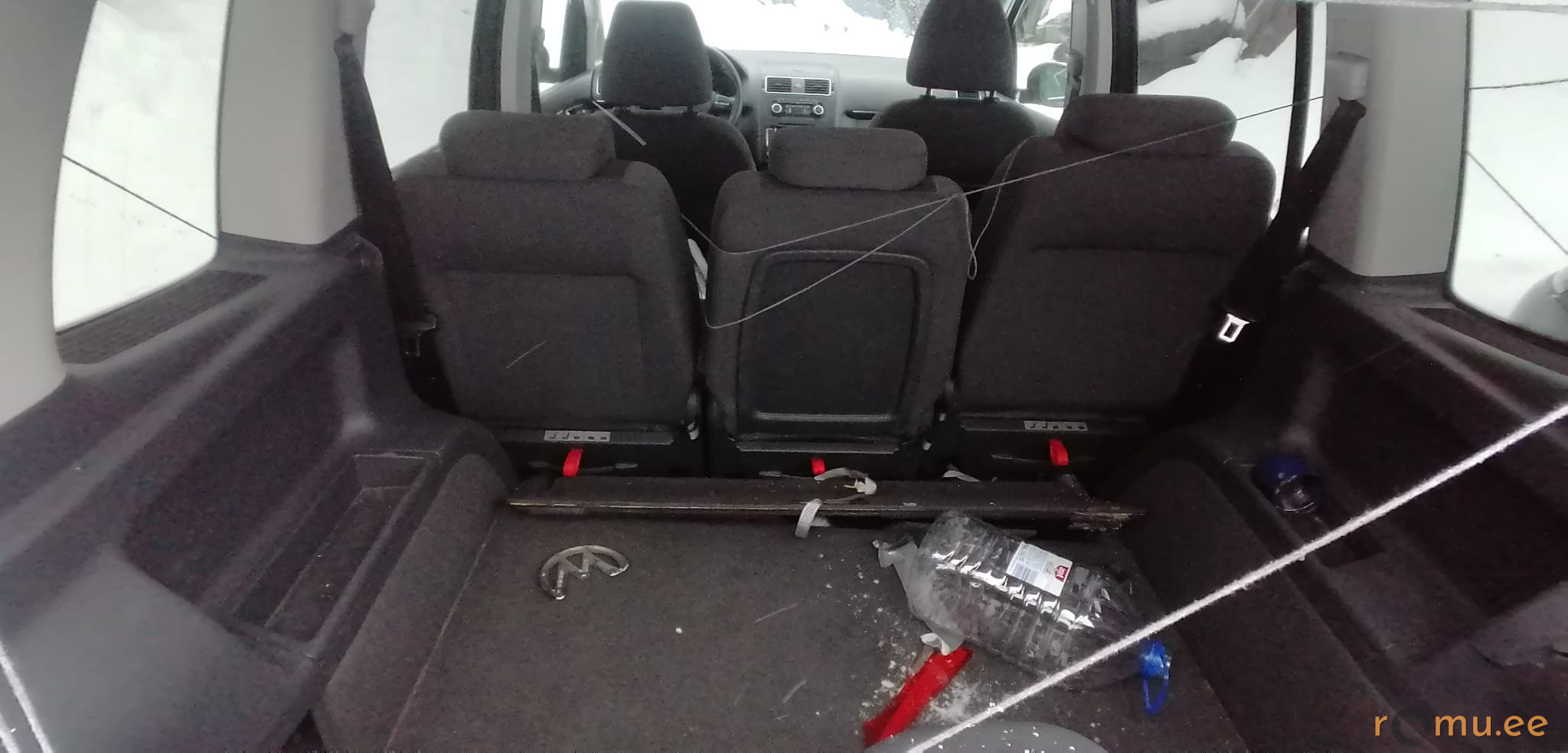 Volkswagen Touran (2011) - Image 9