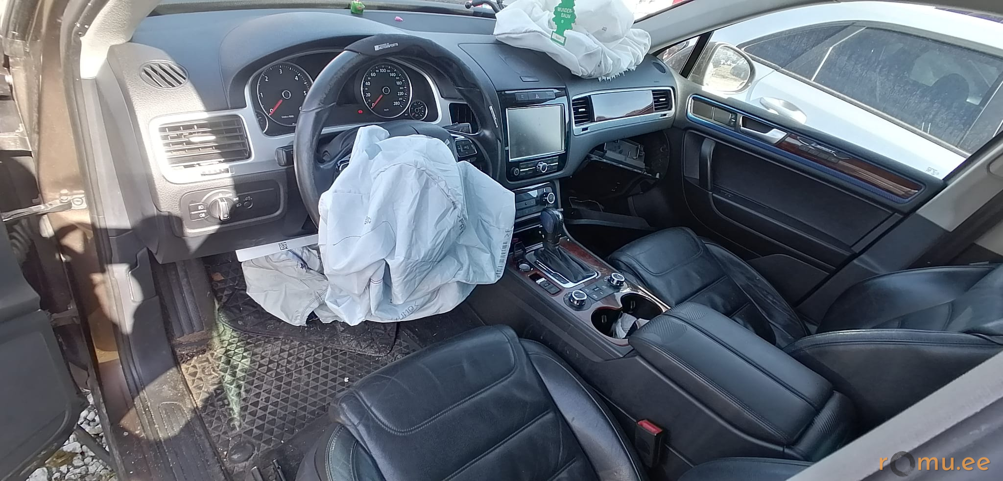 Volkswagen Touareg (2012) - Image 8