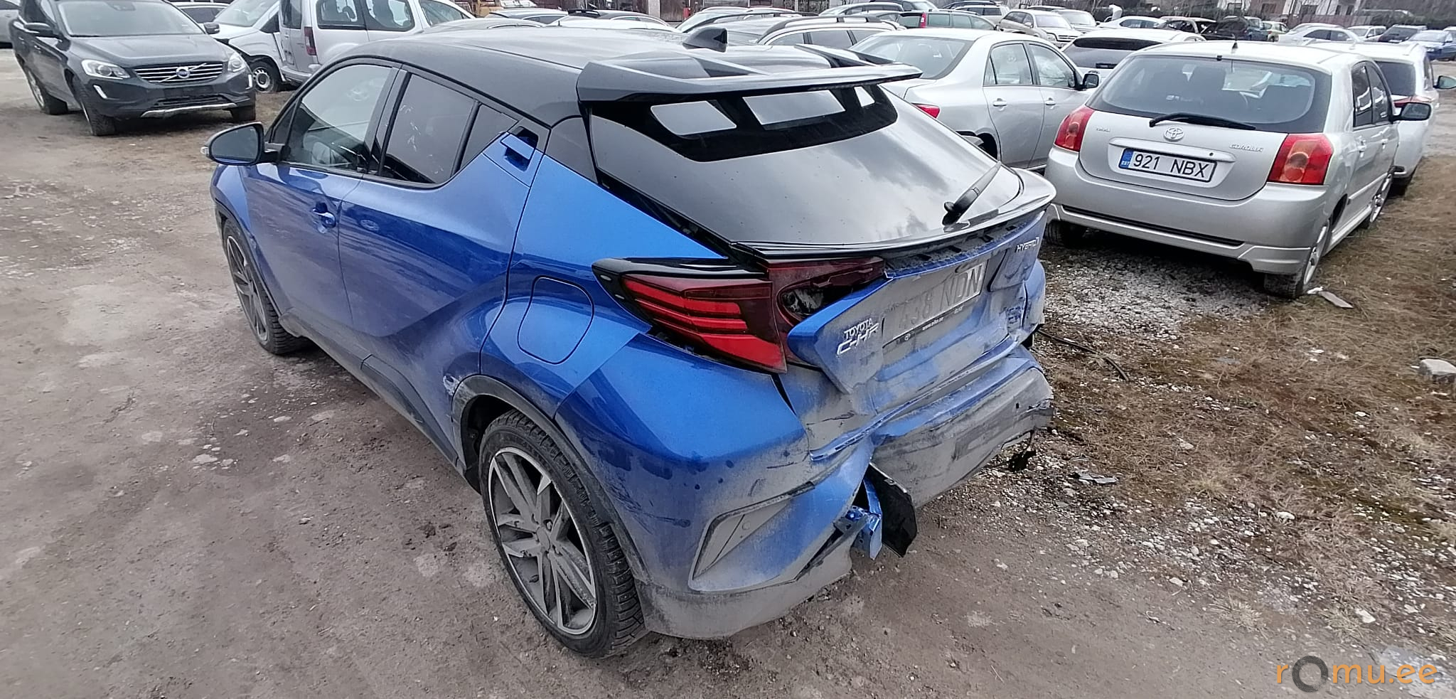 Toyota C-HR (2022) — изображение 3