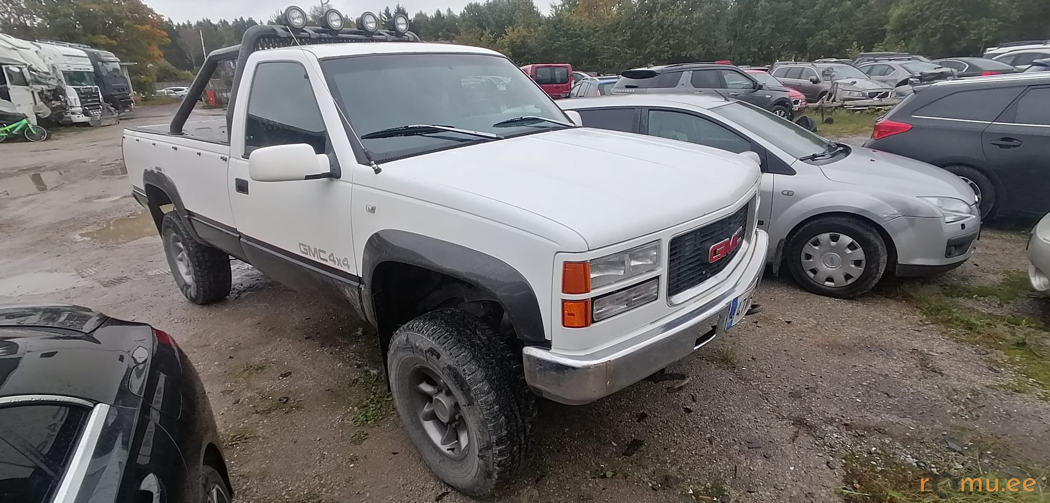 GMC K2500 Pickup (1997) - Image 2