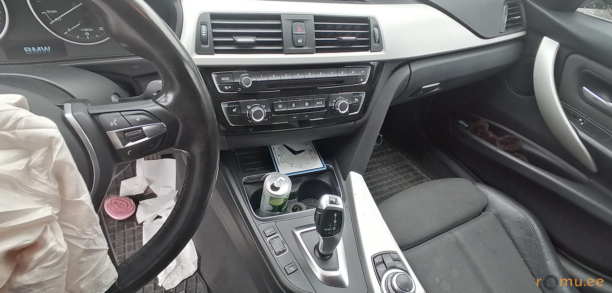 BMW 318d (2016) - Image 10