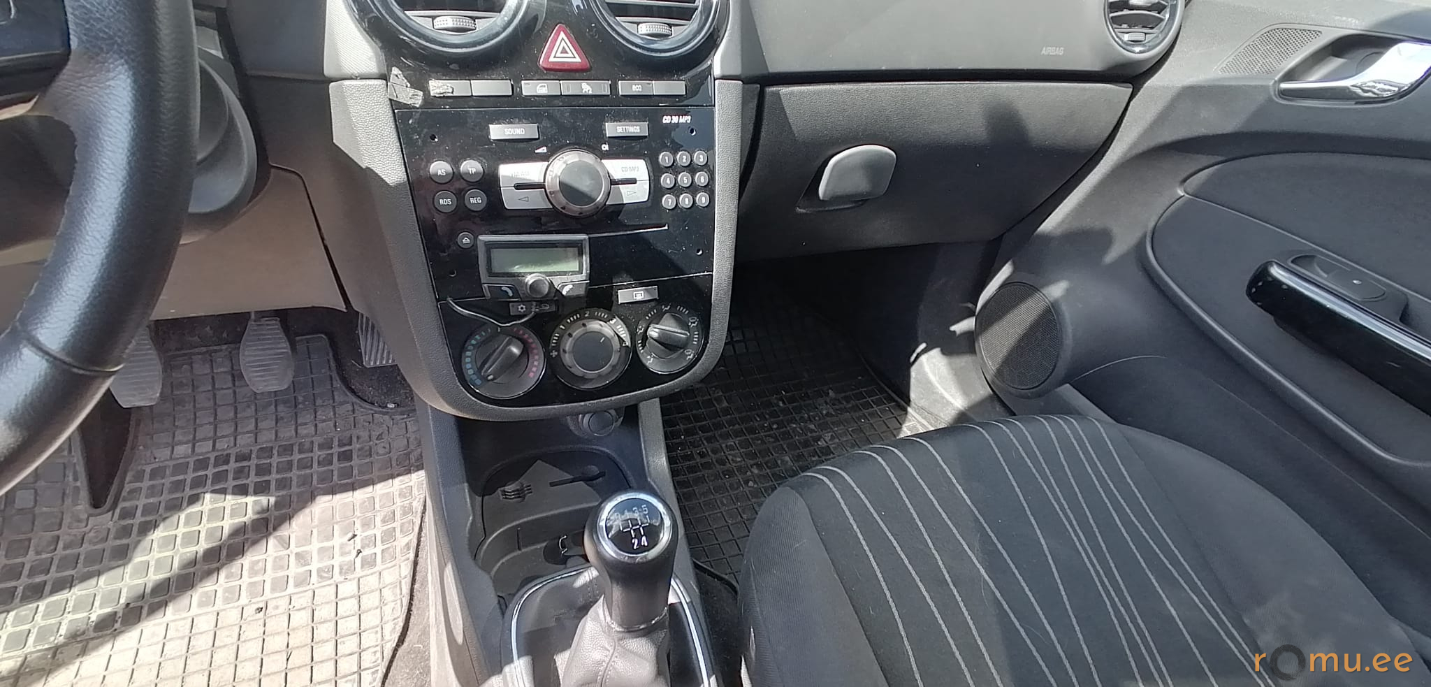 Opel Corsa (2010) - Image 8