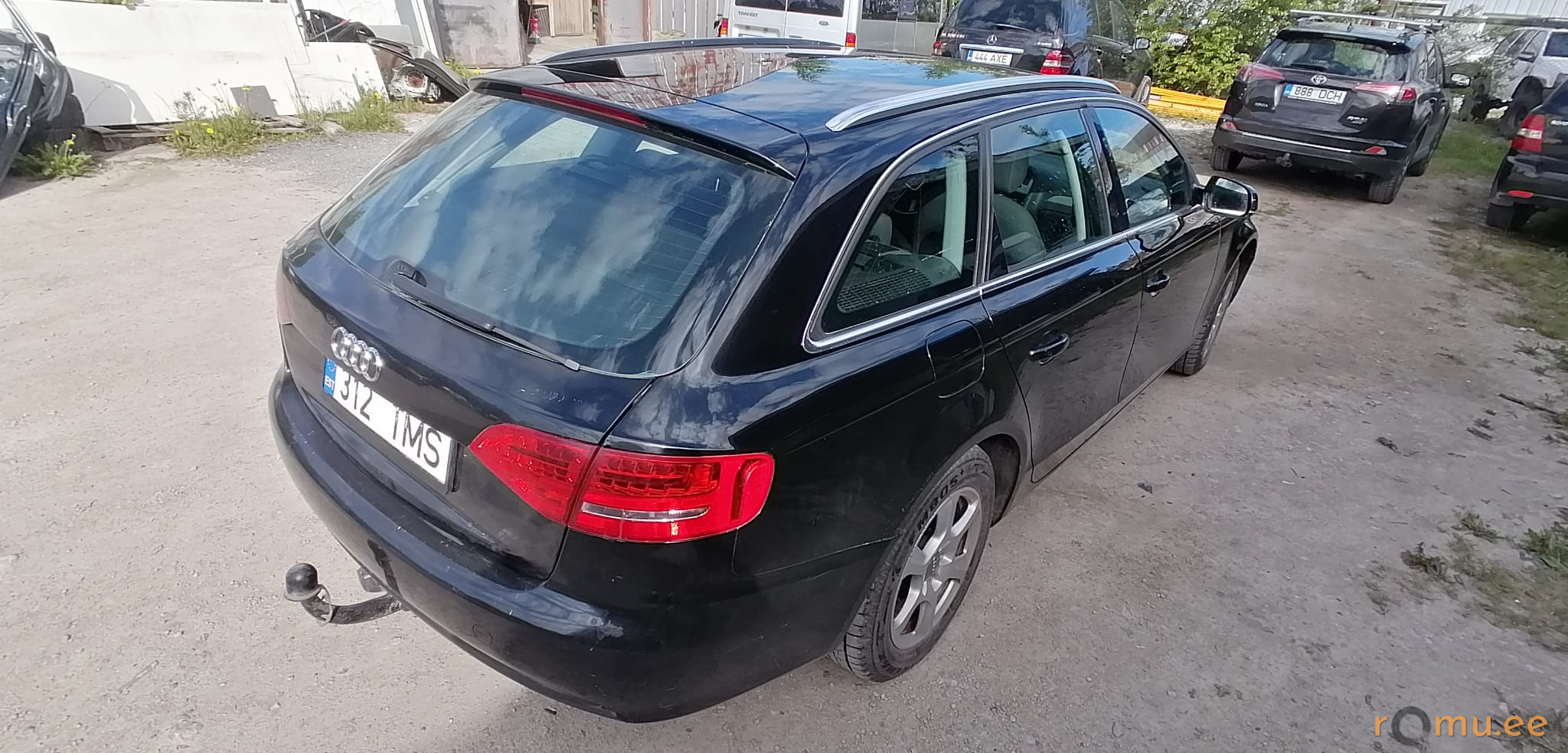 Audi A4 Avant (2011) - Image 4