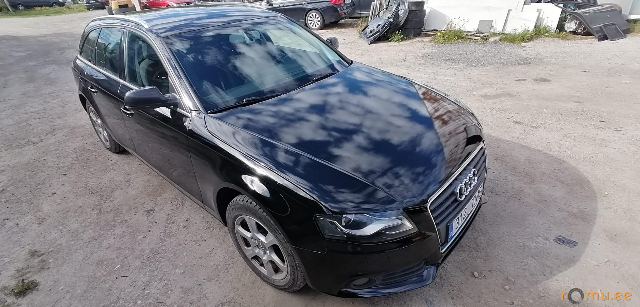 Audi A4 Avant (2011) - Image 2