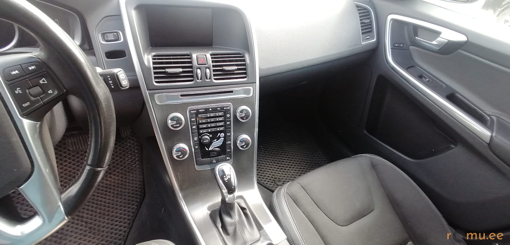 Volvo XC60 (2015) - Image 8