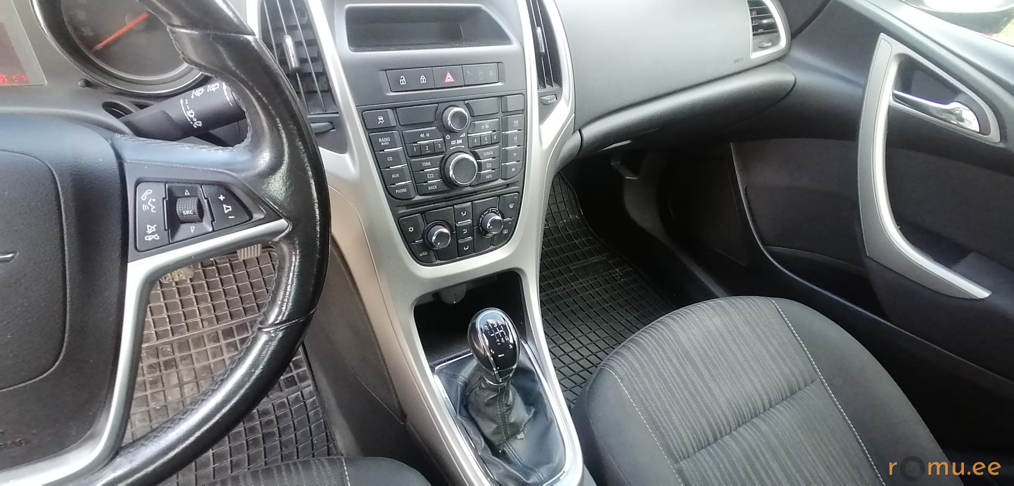 Opel Astra Sports Tourer (2011) - Image 7