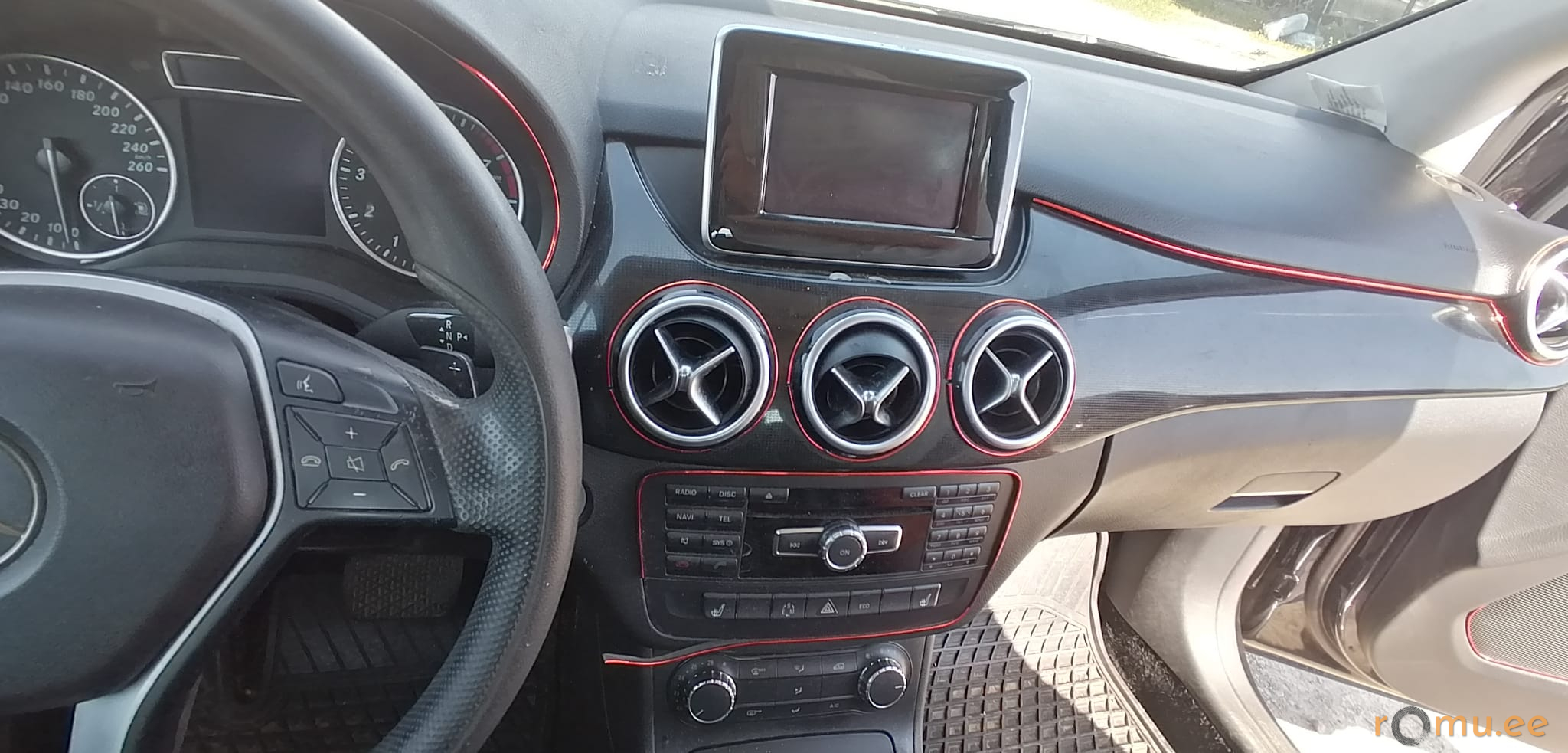 Mercede-Benz B200 Natural Gas (2025) - Image 8