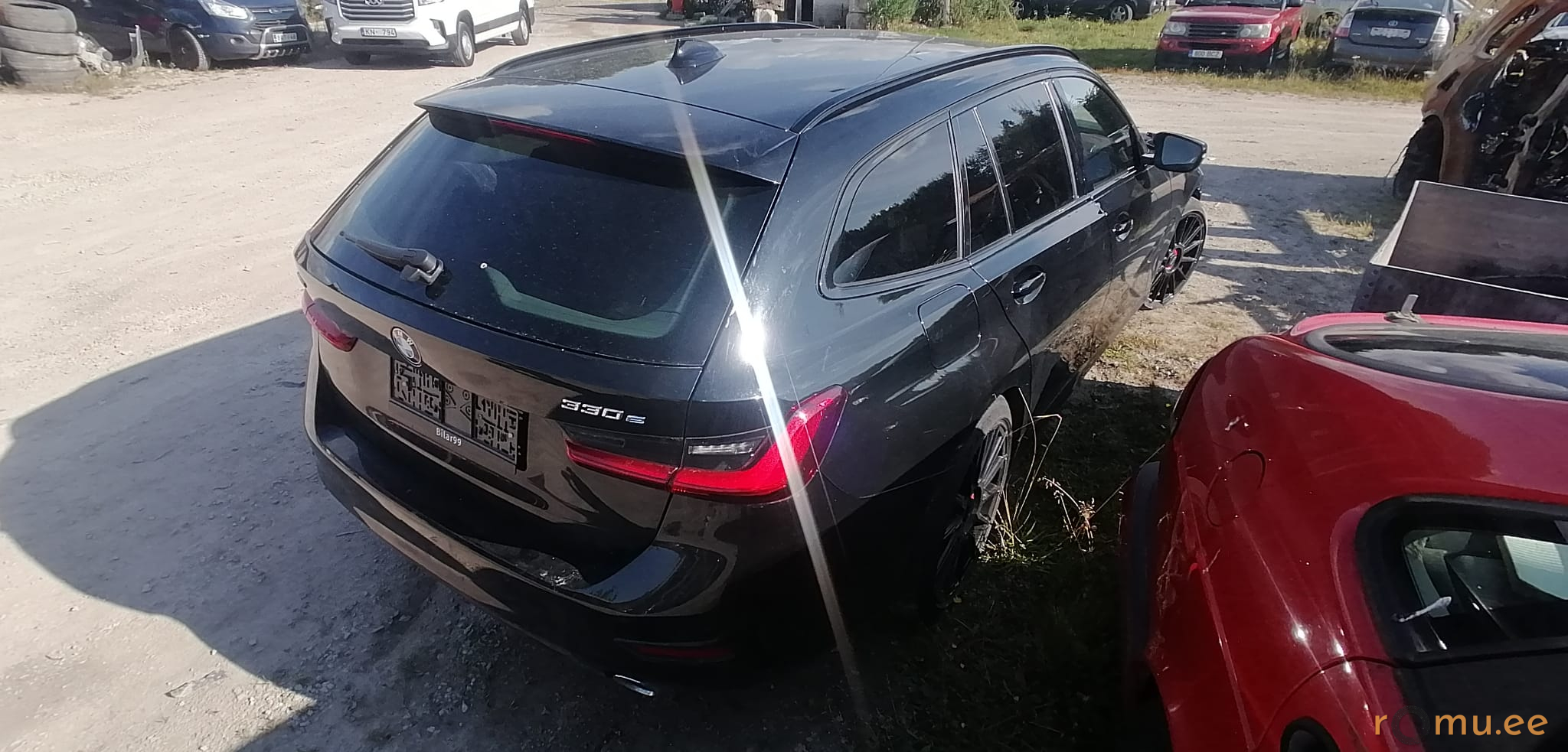 BMW 330e Plug-in Hybrid xDrive (2021) - Image 3