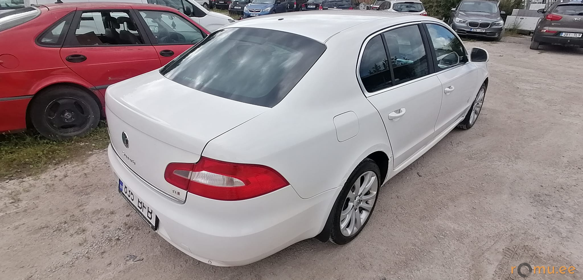 Skoda Superb (2011) - Image 3