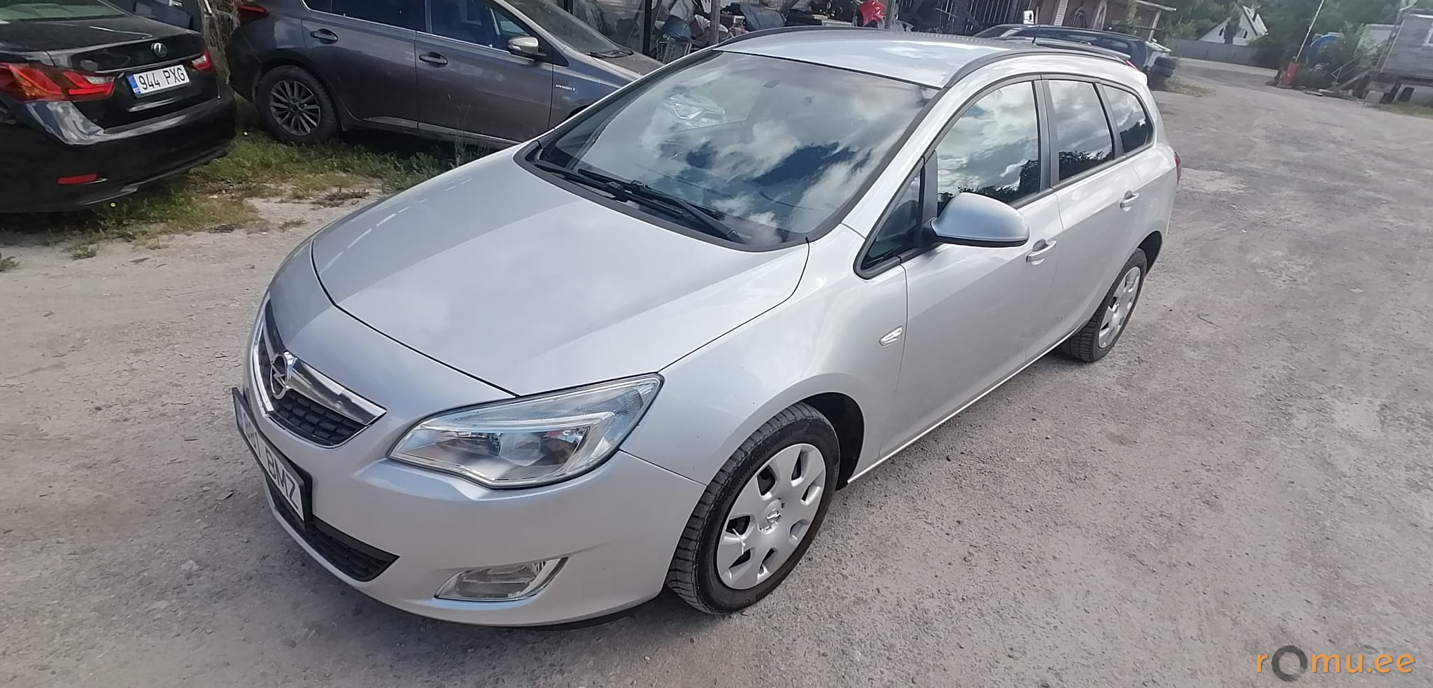 Opel Astra Sports Tourer (2011)