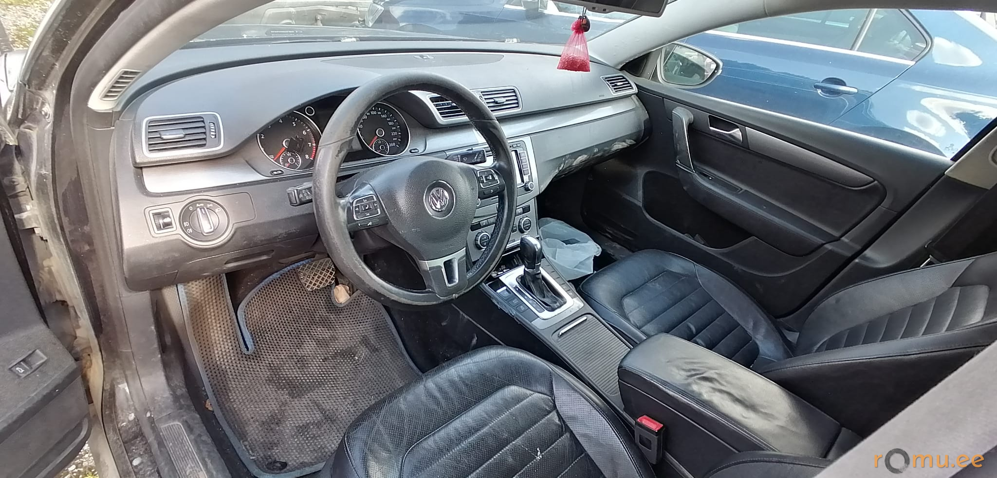 Volkswagen Pasast (2012) - Image 6
