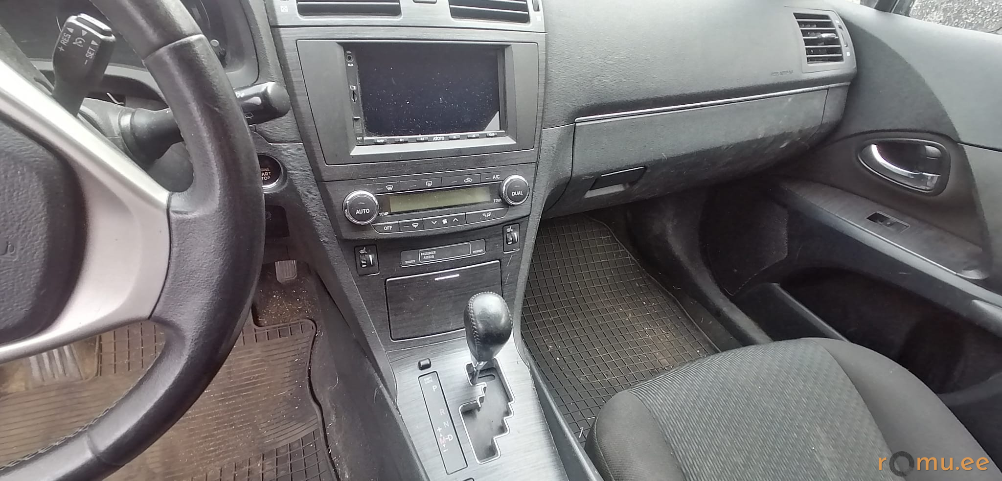 Toyota Avensis (2011) - Image 9