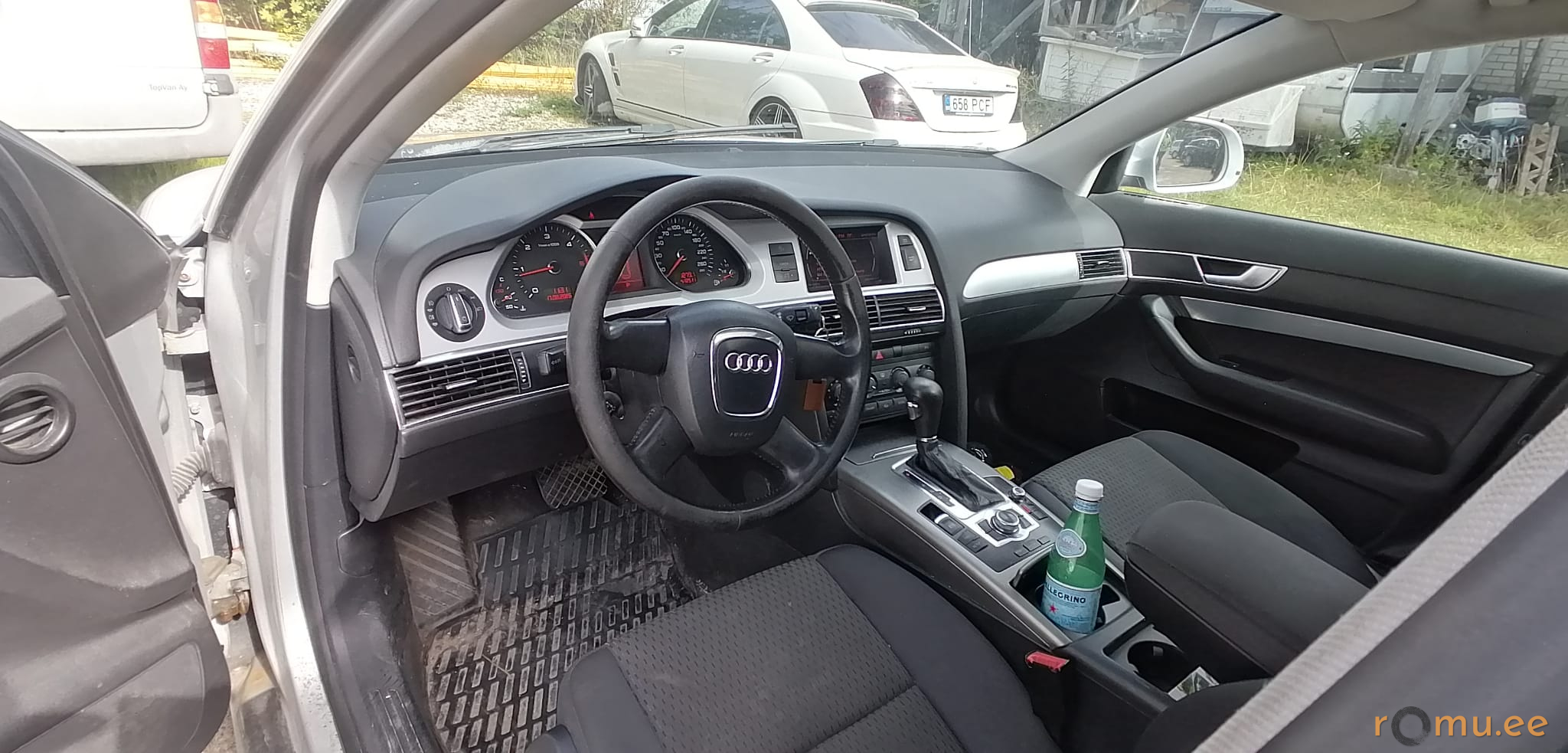 Audi A6 Avant (2010) - Image 6