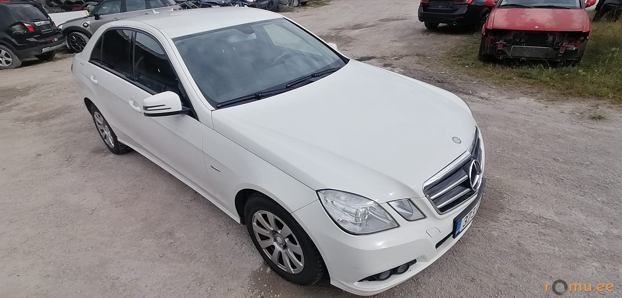 Mercedes-Benz E200 CDi (2010) - Image 2